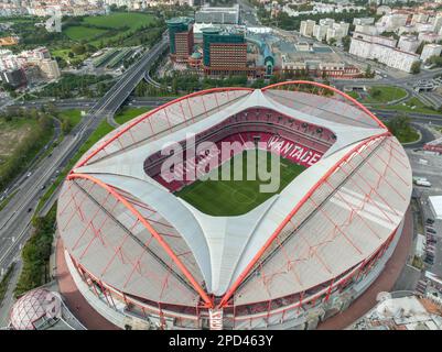 Estadio do Sport Lisboa e Benfica. Mehrzweckstadion in Lissabon, Portugal. Drohnen-Perspektive. Fußballstadion Stockfoto