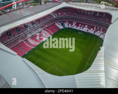 Estadio do Sport Lisboa e Benfica. Mehrzweckstadion in Lissabon, Portugal. Drohnen-Perspektive. Fußballstadion Stockfoto