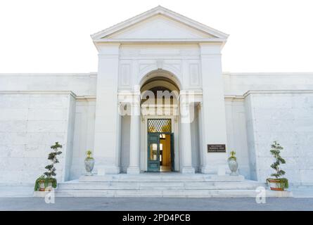LOS ANGELES, KALIFORNIEN - 20. DEZEMBER 2022: Eintritt zum Hollywood Memorial Park Cathedral Mausoleum Stockfoto