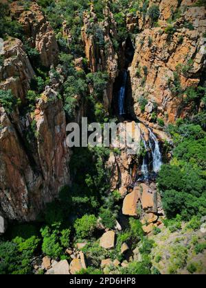 Wasserfall in Südafrika aus der Vogelperspektive Stockfoto