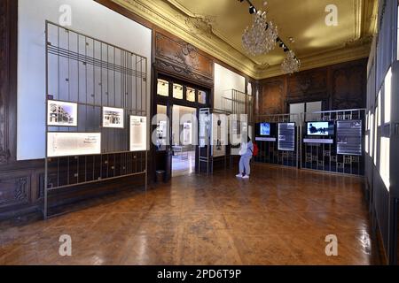 Kairo, Ägypten, 14. März 2023, Illustration Picture zeigt die Ausstellung „Queen Elisabeth“ im Baron Empain Palace in Kairo, während eines königlichen Besuchs in Ägypten, vom 14. Bis 16. März, in Kairo, Ägypten, Dienstag, 14. März 2023. Die Königin und die Kronprinzessin sind zu einem offiziellen dreitägigen Ausflug auf dem Land. Sie machen die gleiche Reise nach Ägypten wie Königin Elisabeth (die Frau von König Albert I.) und ihr Sohn Leopold - später König Leopold III. - Vor genau 100 Jahren. BELGA FOTO ERIC LALMAND Stockfoto