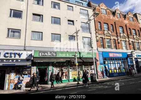 Rye Lane, lebhafte High Street im Herzen von Peckham, South London, England, Großbritannien Stockfoto