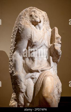 Michelangelos unvollendete Skulptur des Apostels St. Matthew war für eine Reihe von Apostelskulpturen im Chor der Kathedrale von Florenz vorgesehen Stockfoto