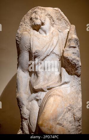 Michelangelos unvollendete Skulptur des Apostels St. Matthew war für eine Reihe von Apostelskulpturen im Chor der Kathedrale von Florenz vorgesehen Stockfoto