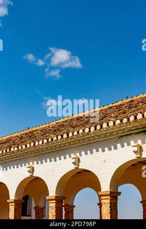 Gebäude in den Gärten des Generalife im Alhambra-Palast in Granada Andalusien Spanien gehören zum UNESCO-Weltkulturerbe und sind eine wichtige Touristenattraktion. Stockfoto