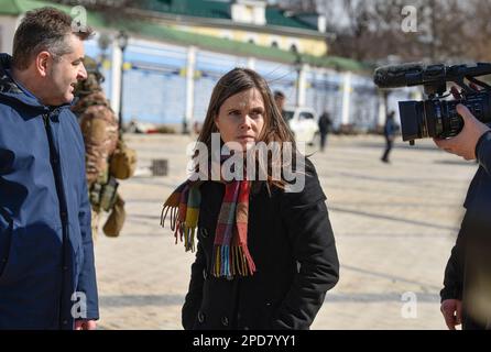 Kiew, Ukraine. 14. März 2023. Die isländische Ministerpräsidentin Katrin Jakobsdottir (R) hat während ihres Besuchs in Kiew gesehen. Kredit: SOPA Images Limited/Alamy Live News Stockfoto