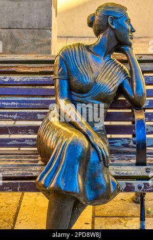Oviedo, Asturien, Spanien: Skulptur namens La Bella Lola von Carmen Fraile Stockfoto