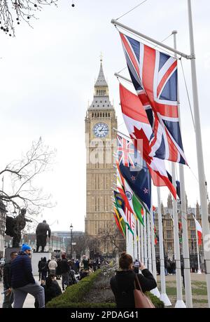 Flaggen für alle Commonwealth-Länderflaggen am Parliament Square Garden am Commonwealth Day, 13. März 2023, im Zentrum von London, Großbritannien Stockfoto