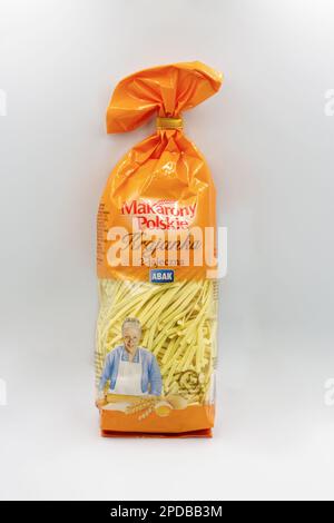 Kiew, Ukraine - October17, 2021: Studio Shooting von Krajanka Polis Pasta Paket Nahaufnahme auf Weiß. Stockfoto