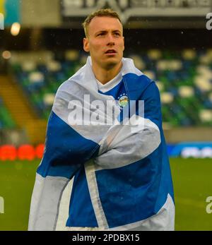 Eetu Vertainen, Linfield FC-Spieler. BetMcLean Cup Finale 2023, Linfield gegen Coleraine. Nationalstadion im Windsor Park, Belfast. Stockfoto