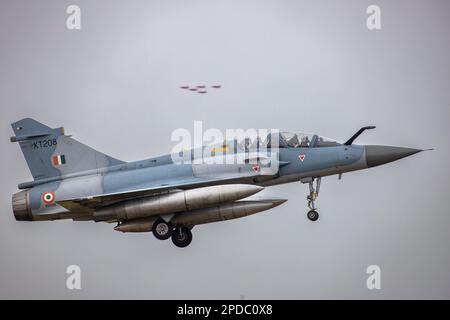 Indian Air Force Mirage 2000TI landet auf der RAF Waddington während der Cobra Warrior 2023-Übung. Stockfoto