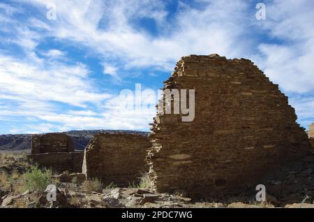 Chaco Canyon Antike Ruinen Teilziegelmauer Hungo Pavi Stockfoto