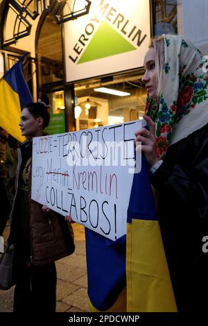 Marche pour l'Ukraine et la Géorgie contre la politique et l'ingérence du régime russe dans ces deux Pays. UN défilé aux cris de 'Russie terroriste' Stockfoto