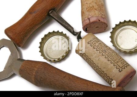 Korkenzieher mit Kork, Flaschenöffner mit Flaschenverschluss, Ausschnitt Stockfoto