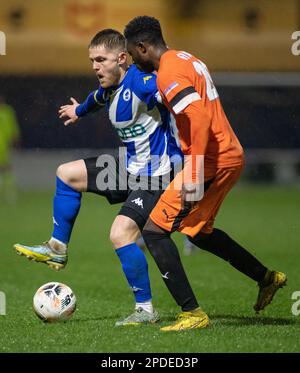 Chester, Cheshire, England. 14. März 2023 Chester Captain Declan Weeks hält den Ball hoch, während des Chester Football Club V Peterborough Sports Football Club im Deva Stadium, in der National League North (Bild: ©Cody Froggatt/Alamy Live News) Stockfoto
