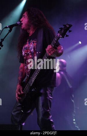 Tom Araya Jäger tritt live in einem Konzert im Hordern Pavillon auf. Sydney, Australien - 08.10.09 Stockfoto