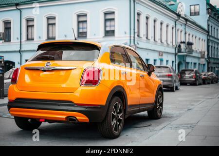 Fiat 500X oder Typ 334 ist ein von Fiat Chrysler Automobiles hergestelltes Crossover-Sport-Nutzfahrzeug mit Heckklappe Stockfoto