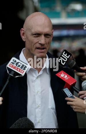 Peter Garrett, Minister der australischen Arbeiterpartei und Sänger der politisch motivierten Rockgruppe Midnight Oil, sprach bei einem Konzert auf dem Sydney Cricket Ground vor einer 40.000-köpfigen Gruppe, die gegen die Politik der liberalen (konservativen) Regierung im Bereich der Arbeitsbeziehungen und gegen Änderungen der Arbeitsgesetze protestiert. Vor dem Konzert fand ein protestmarsch durch die Straßen von Sydneys Stadtzentrum statt. Sydney, Australien. 22.04.07. Stockfoto