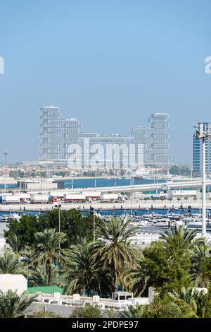 Blick auf Atlantis The Royal Hotel Resort auf Palm Jumeirah vom Dubai Harbour, Dubai, Vereinigte Arabische Emirate Stockfoto