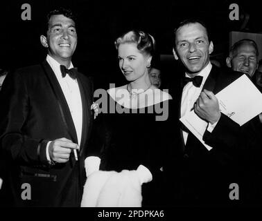 Einige kamen mit dem Laufen (MGM, 1959). Dean Martin, Martha Hyer und Frank Sinatra - Foto der Publicity Stockfoto