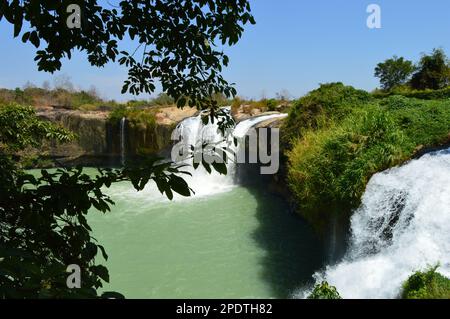 Dray SAP Waterfall liegt zwischen den beiden Provinzen Daklak und Dak Nong, Vietnam Stockfoto