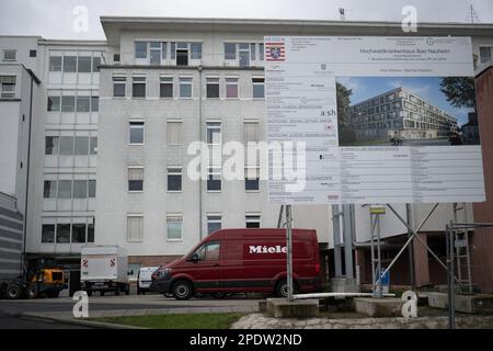 Bad Naunheim, Deutschland. 14. März 2023. Die Baustelle des Hochwaldkrankenhaus Bad Nauheim des Gesundheitszentrums Wetterau gGmbH. Kredit: Sebastian Gollnow/dpa/Alamy Live News Stockfoto