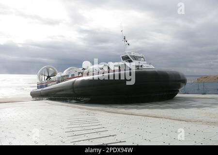 Die Postkutsche testet ein vorgeschlagenes Luftkissenboot, das 2007 von Kirkcaldy nach Edinburgh überquert wurde Stockfoto