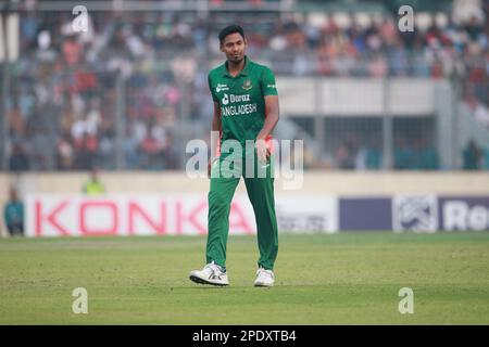 Mustafizur Rahman beim Bangladesch-England-3.-Spiel und im Finale T20I von drei Spielserien im Sher-e-Bangla National Cricket Stadium, Mirpur, DHA Stockfoto