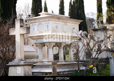 Der englische oder protestantische Friedhof in Florenz, Italien. Unter den Gräbern ist die der Dichterin Elizabeth Barrett Browning und Fanny Holman-Hunt Stockfoto