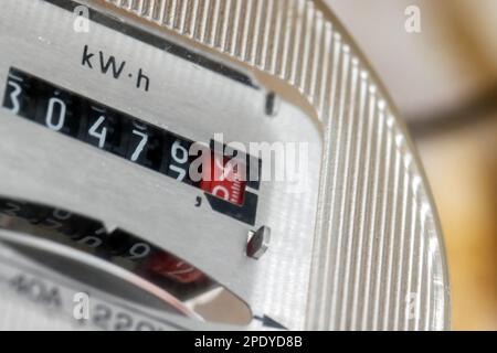 Elektrometer kW-h-Skala, Nahaufnahme Stockfoto