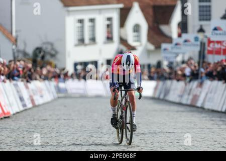 Nokere, Mittwoch, 15. März 2023. Belgische Lotte Kopecky von SD Worx überquert die Ziellinie und gewinnt das eintägige Radrennen „Nokere Koerse“, 129,1 km von Deinze nach Nokere, Mittwoch, 15. März 2023. BELGA FOTO DAVID PINTENS Stockfoto