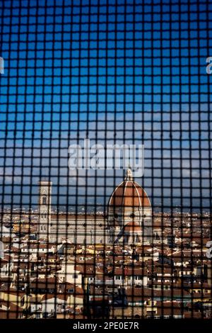 Die Kathedrale von Florenz und der Giotto-Turm aus Sicht des Rathausturms, Palazzo Vecchio in Florenz, Italien Stockfoto