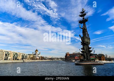 Moskau. 15. März 2023. Dieses Foto wurde am 15. März 2023 aufgenommen und zeigt die Landschaft des Moskauer Flusses in Moskau, Russland. Kredit: Cao Yang/Xinhua/Alamy Live News Stockfoto