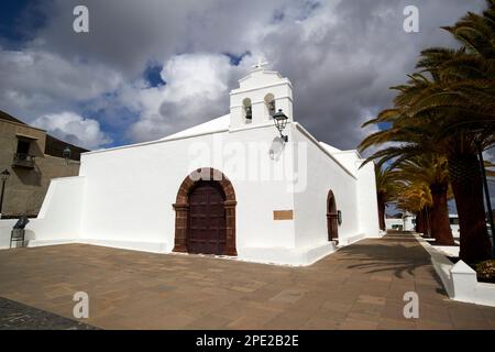 iglesia de san marcial del rubicon Kirche Femes Lanzarote, Kanarische Inseln, Spanien erbaut im Jahr 1630 an der 1593. Stelle einer Eremitage, die von e zerstört wurde Stockfoto