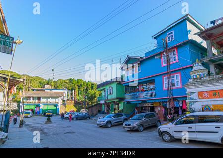 Kaluk, Sikkim, Indien - 18. Oktober 2016 : Straßenansicht von Kaluk, einem Touristenort am Fuße des Ost-Himalaya, West-Sikkim. Berühmt für den Ort Stockfoto