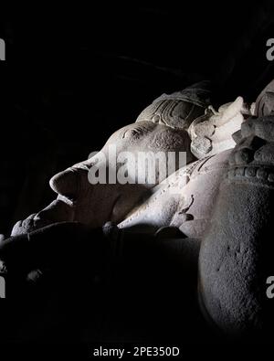 Der Kadalekalu Ganesha Tempel in Hampi hat eine riesige Statue von Lord Ganesha, die aus einem einzigen Steinblock geschnitzt wurde. Hampi, die Hauptstadt des Vijayanagar Empi Stockfoto