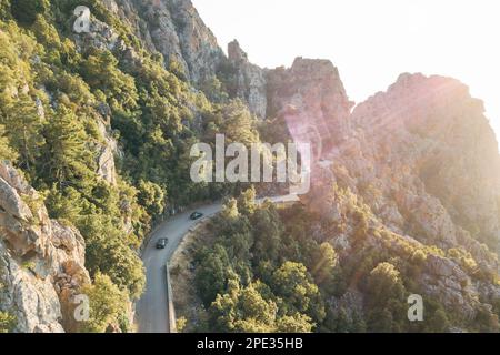 Malerische Straße auf der Insel Korsika, Frankreich Stockfoto