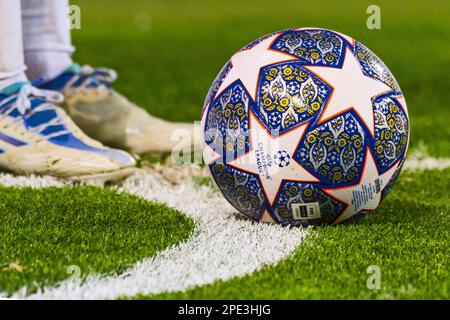 Porto, Portugal. 14. März 2023. Match Ball während der UEFA Champions League, Runde 16, 2.-beiniges Fußballspiel zwischen FC Porto und FC Internazionale am 14. März 2023 im Estadio do Dragao in Porto, Portugal - Foto Jose Salgueiro/DPPI Gutschrift: DPPI Media/Alamy Live News Stockfoto