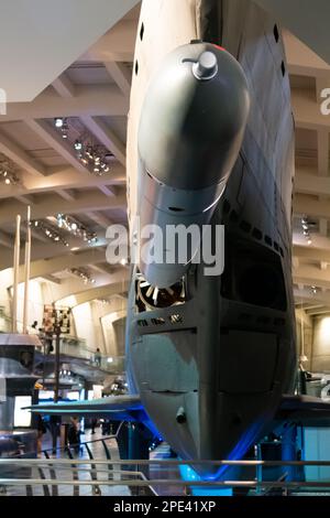 Chicago, IL, USA - 6. März 2023: Das apturierte deutsche U-505 Unterseeboot (U-Boot), das derzeit im Besitz ist und im Museum of Science ausgestellt wird Stockfoto