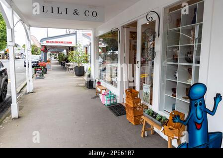 Malerische Geschäfte und Geschäfte in der Main Street, Greytown, Neuseeland. Historisches Gebäude auf dem Greytown Heritage Walk Stockfoto