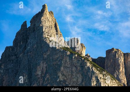 Der Gipfel des Schlern im Abendlicht, unter der Seiser Alm, Blick von Seis, Dolomiten, Südtirol, Italien Stockfoto