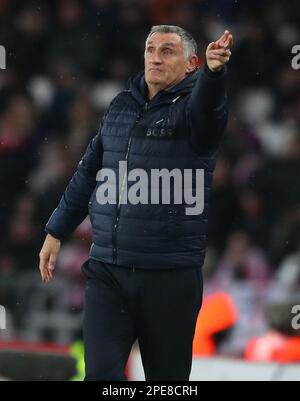 Sunderland, Großbritannien. 15. März 2023. Tony Mowbray Manager von Sunderland beim Sky Bet Championship Match im Stadium of Light, Sunderland. Der Bildausdruck sollte lauten: Simon Bellis/Sportimage Credit: Sportimage/Alamy Live News Stockfoto