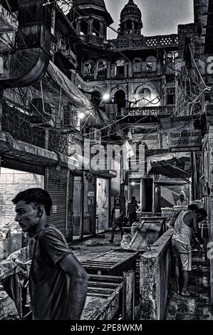 Seitenstraßen der Khari Baoli Road Gegend des Chandni Chowk Basars in Delhi Stockfoto