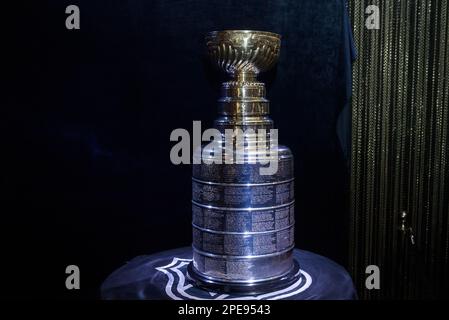 RIGA, Lettland. 15. März 2023. Stanley Cup - zum ersten Mal in Riga angekommen. Kredit: Gints Ivuskans/Alamy Live News Stockfoto