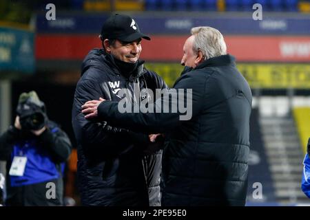 Huddersfield, Großbritannien. 15. März 2023. Dean Wagner Manager von Norwich City und Neil Warnock Head Coach/Manager von Huddersfield Town während des Sky Bet Championship-Spiels Huddersfield Town vs Norwich City im John Smith's Stadium, Huddersfield, Großbritannien, 15. März 2023 (Foto von Ben Early/News Images) in Huddersfield, Großbritannien, 3./15. März 2023. (Foto: Ben Early/News Images/Sipa USA) Guthaben: SIPA USA/Alamy Live News Stockfoto