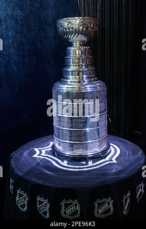 RIGA, Lettland. 15. März 2023. Stanley Cup - zum ersten Mal in Riga angekommen. Kredit: Gints Ivuskans/Alamy Live News Stockfoto