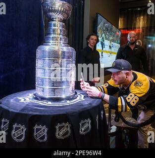 RIGA, Lettland. 15. März 2023. Stanley Cup - zum ersten Mal in Riga angekommen. Kredit: Gints Ivuskans/Alamy Live News Stockfoto