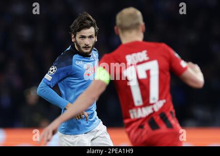 Neapel, Italien. 15. März 2023. Chvicha Kvaratskhelia von SSC Napoli während des Champions League-Fußballspiels zwischen SSC Napoli und Eintracht Frankfurt im Diego Armando Maradona Stadion in Neapel (Italien), 15. März 2023. Foto: Cesare Purini/Insidefoto Credit: Insidefoto di andrea staccioli/Alamy Live News Stockfoto