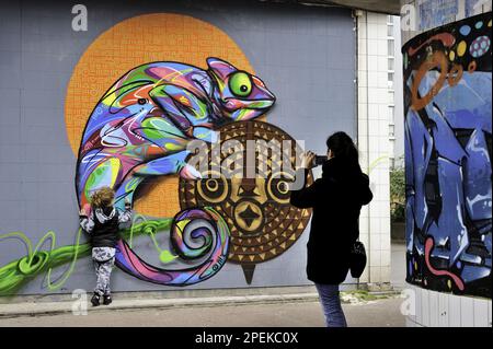 Frankreich, Vitry-sur-seine (94) Val de Marne, Street Art Führung durch Street Art Tour Paris, Kunstwerke des Künstlers Sitou Stockfoto