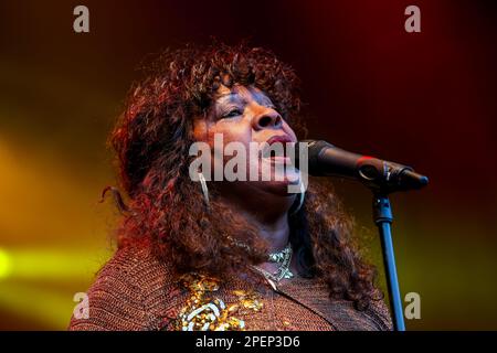 Martha Reeves und die Vandellas treten auf der Hauptbühne auf, beim Together People 2015 Festival, Preston Park, London Road, Brighton, East Sussex, UK. 6. September 2015 Stockfoto